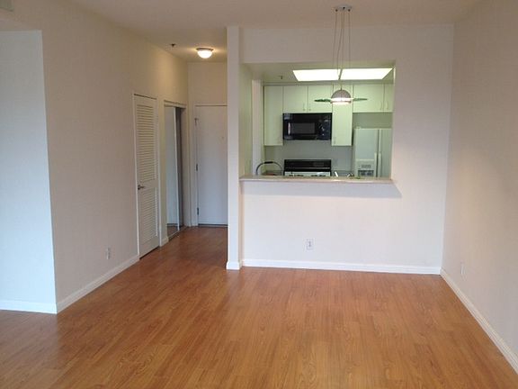 3rd image of 19350 Sherman Way Unit 220