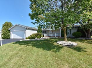 707 Arabian Ct, Grayslake, IL 60030