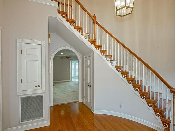 5th image of 7208 Brighton Dr