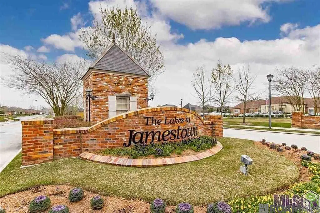 3 bed, 2201 sqft, $2,900 — Photo 3