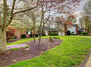 32 Coventry Dr, Hurricane, WV 25526