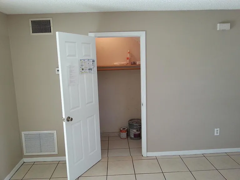 utility room/storage room