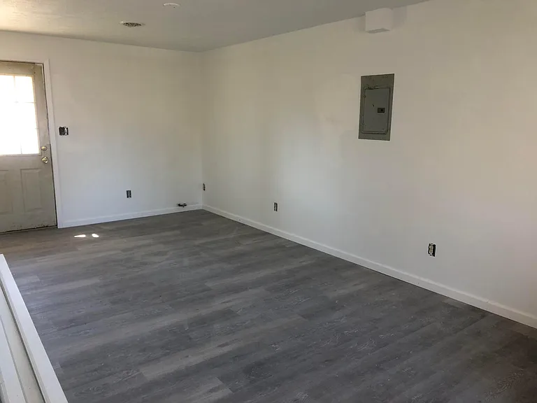 4890 Robinwood Dr — Photo 11