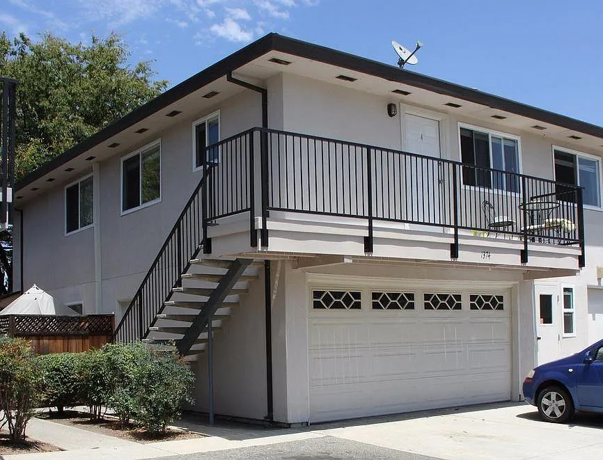 Branham Ln