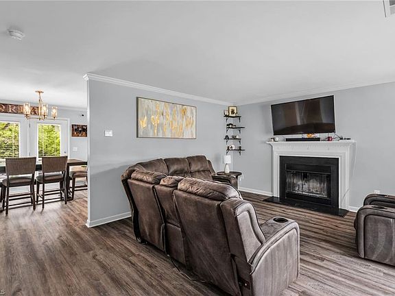 3rd image of 400 Mary E Black Dr