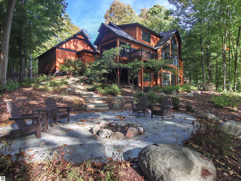 1st image of 11645 Overlook Cir