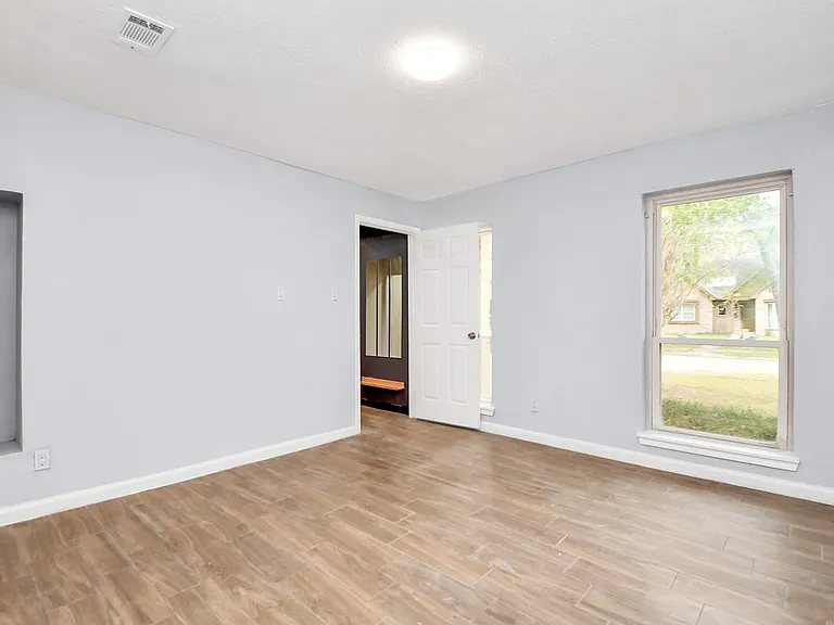17903 Nanes Dr — Photo 35