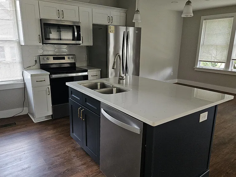 4 W Desoto St — Photo 13