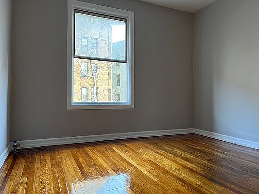 3rd image of 524 E 22nd St #4K