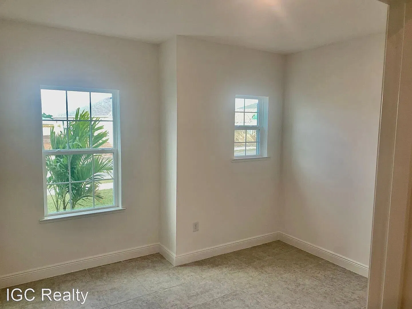 3 bed, 2.0 bath, 1978 sqft, $2,000 — Photo 3