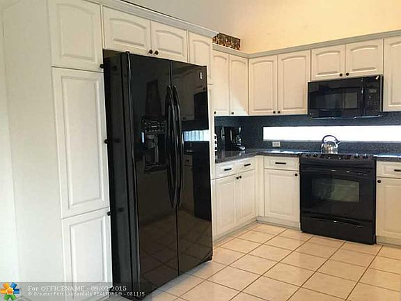 4th image of 6433 NW 43rd St