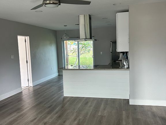2nd image of 240 Colonia Ln E #240