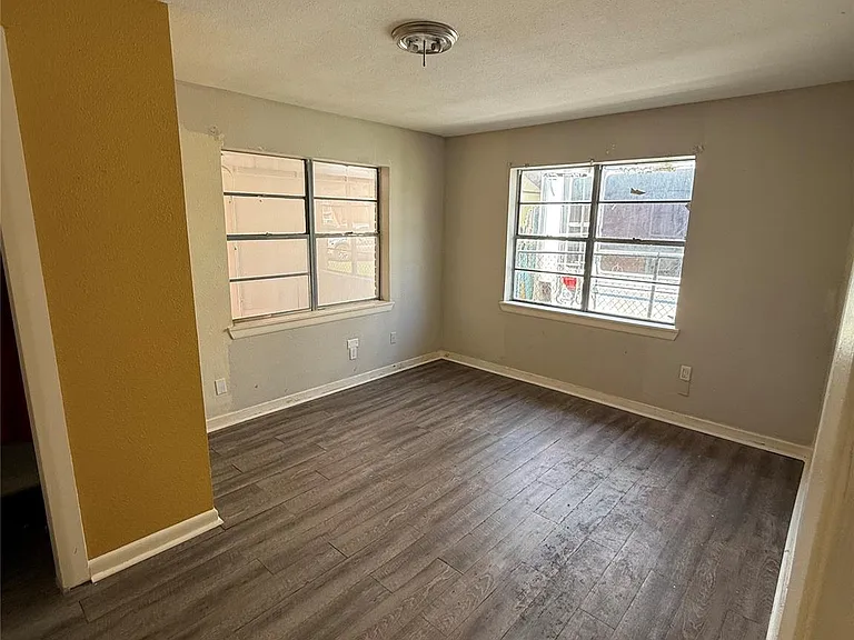 1311 Malvern St — Photo 11