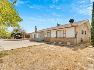 1611 Bernard Kern Dr, El Paso, TX 79936