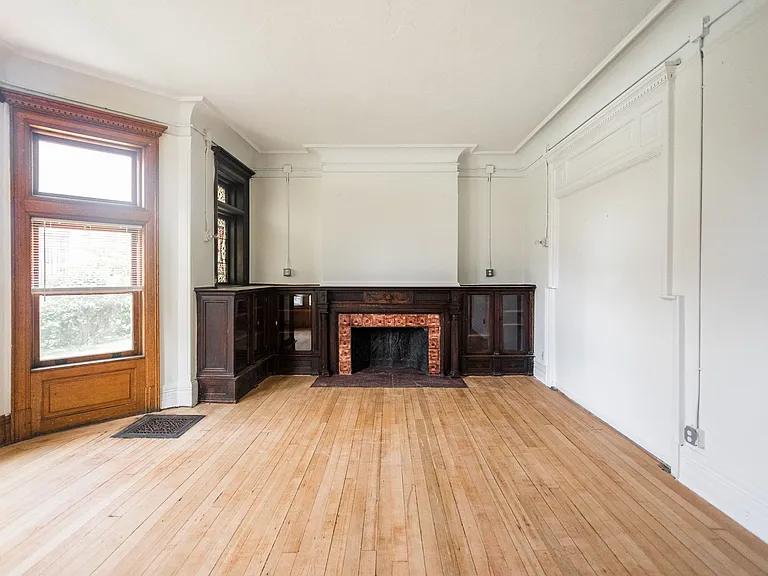 Goodell Manor — Photo 22