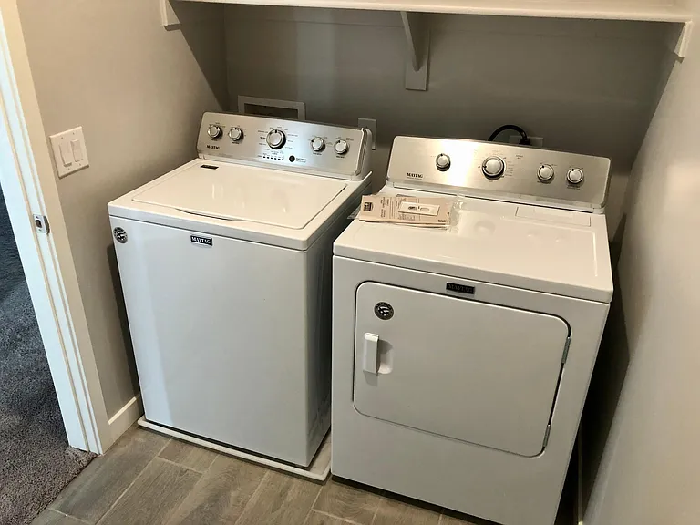 Laundry Room with washer/dryer