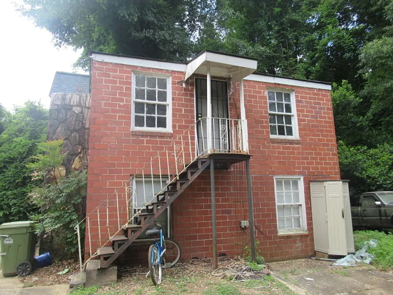 806 N Park St #B — Photo 3