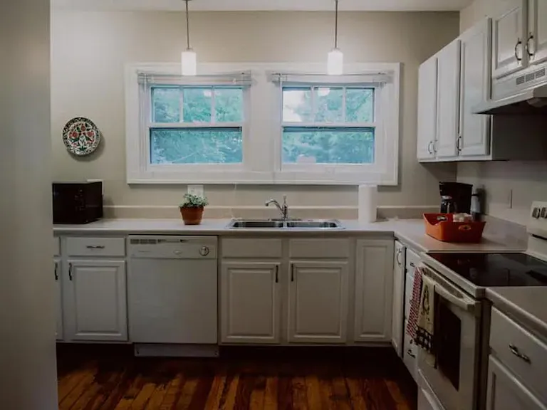 4248 N College Ave — Photo 18