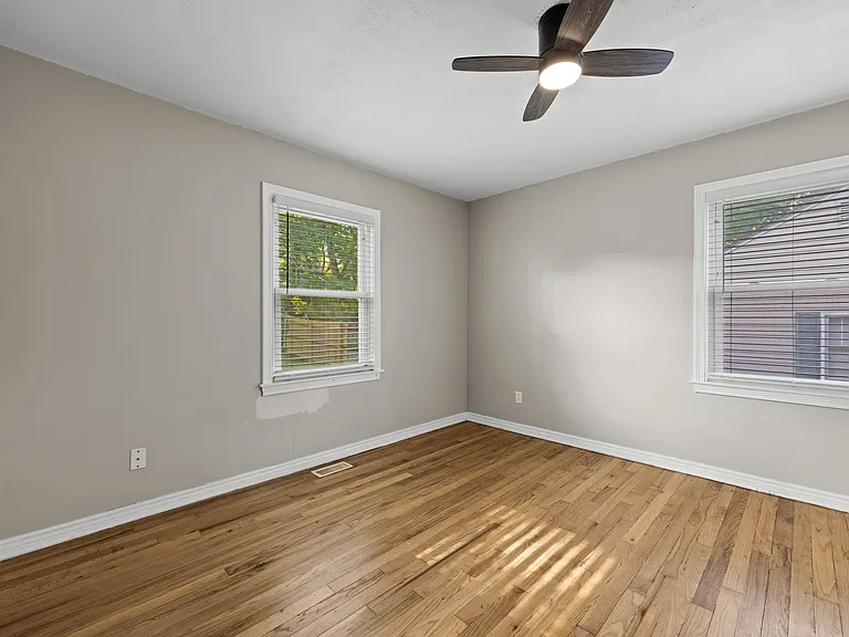 5115 N Garfield Ave — Photo 9