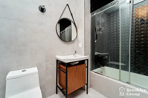 Rented by Brooklyn Group | media 21