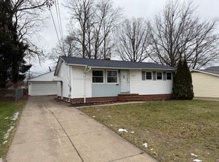 13765 Heatherwood Dr, Brookpark, OH