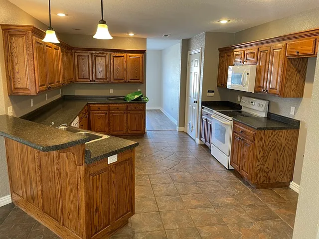 5563 E Antlers Ct — Photo 6