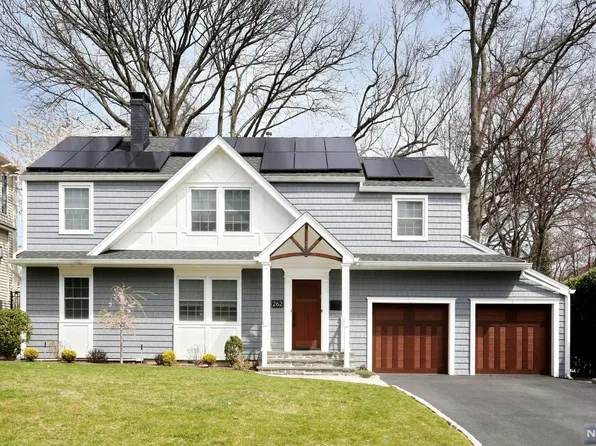 262 Webb Ave, River Edge, NJ 07661