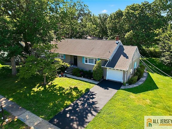 2nd image of 708 Sunbrite Ln