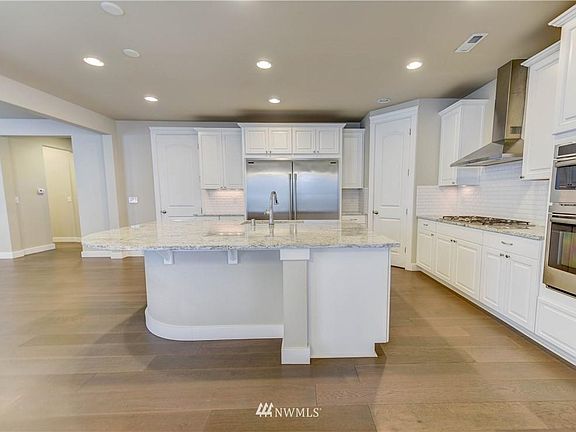 5th image of 11301 Heather Pl