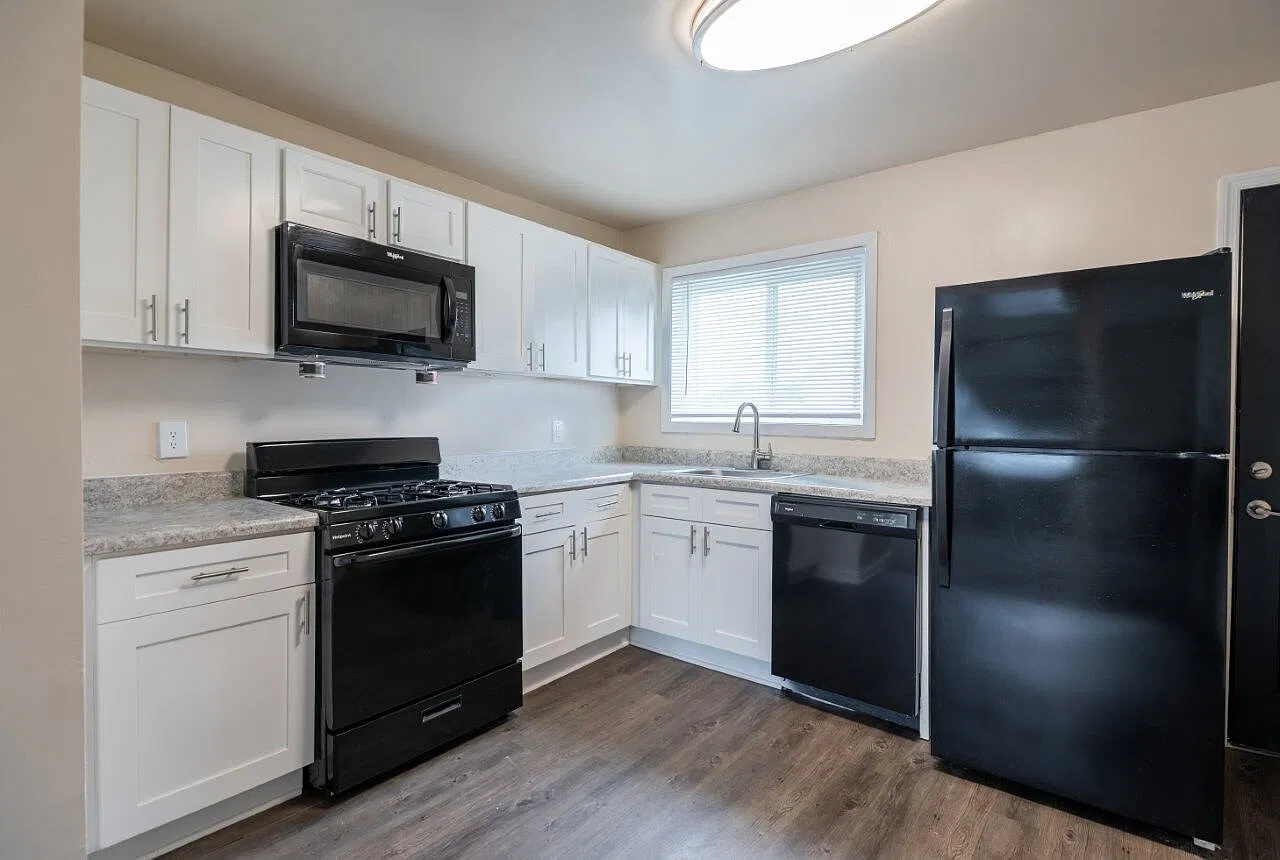 James River Pointe — Photo 1