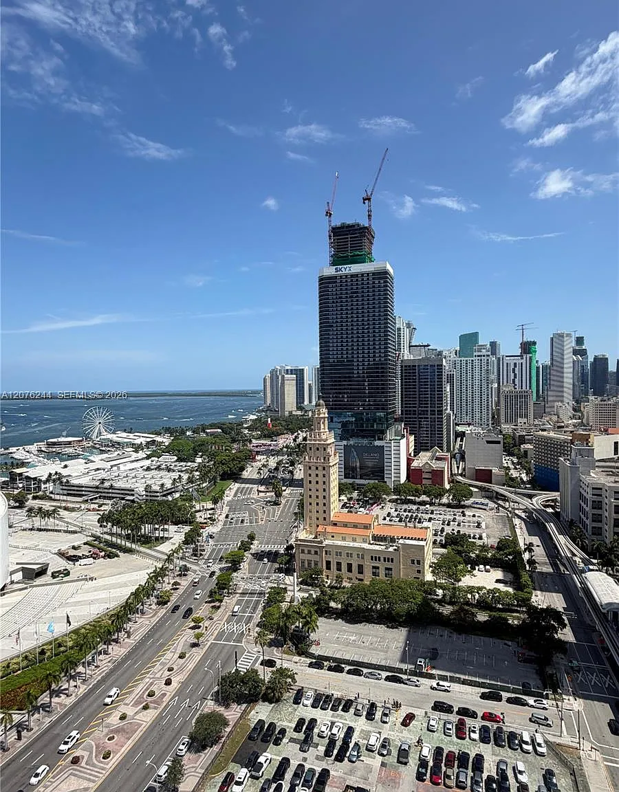 Marinablue Condo — Photo 3