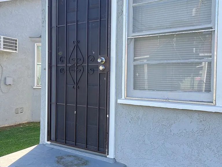 2003 Lester St — Photo 3