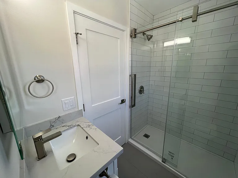 2817 La Cienega Ave — Photo 5
