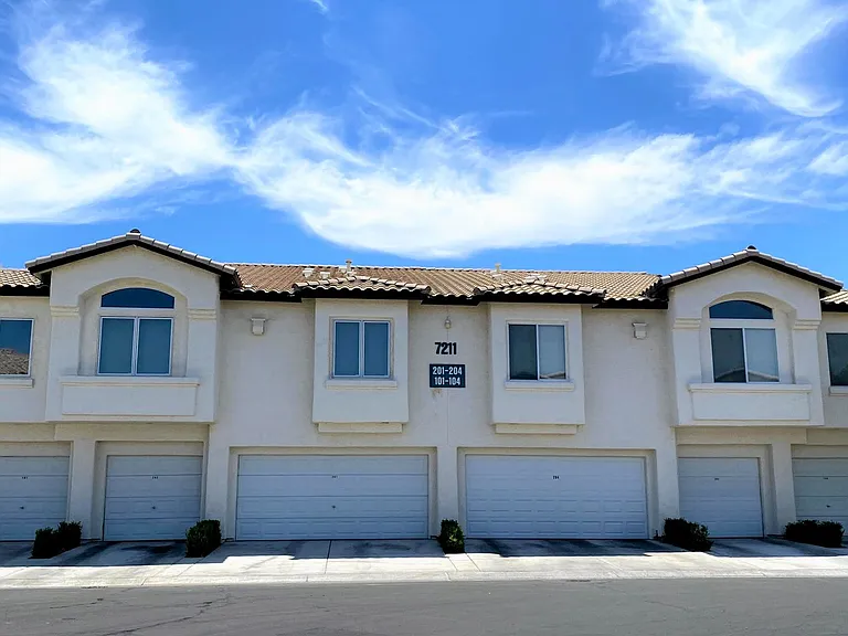 7211 Indian Creek Ln #203 — Photo 1