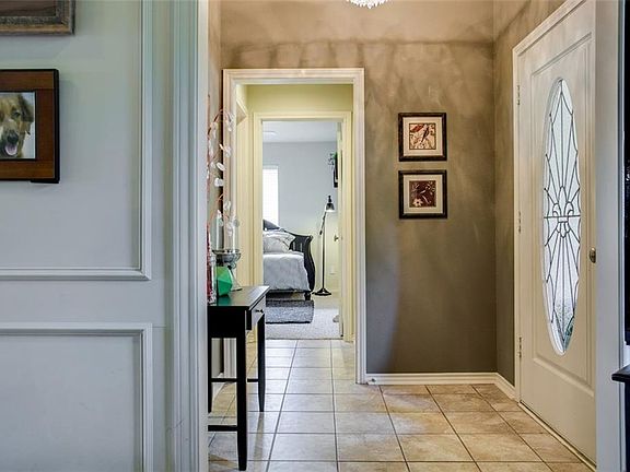 4th image of 2708 Gainesborough Dr
