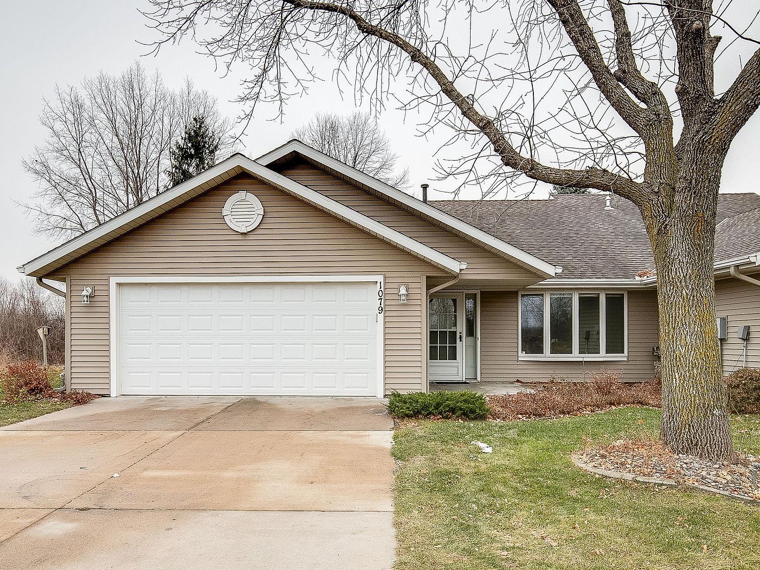 1079 S Pointe Dr, Hastings, MN 55033 | Zillow