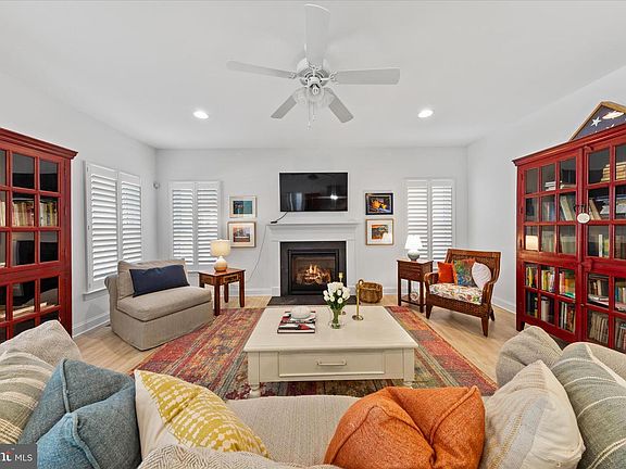 4th image of 19181 Alcott Way