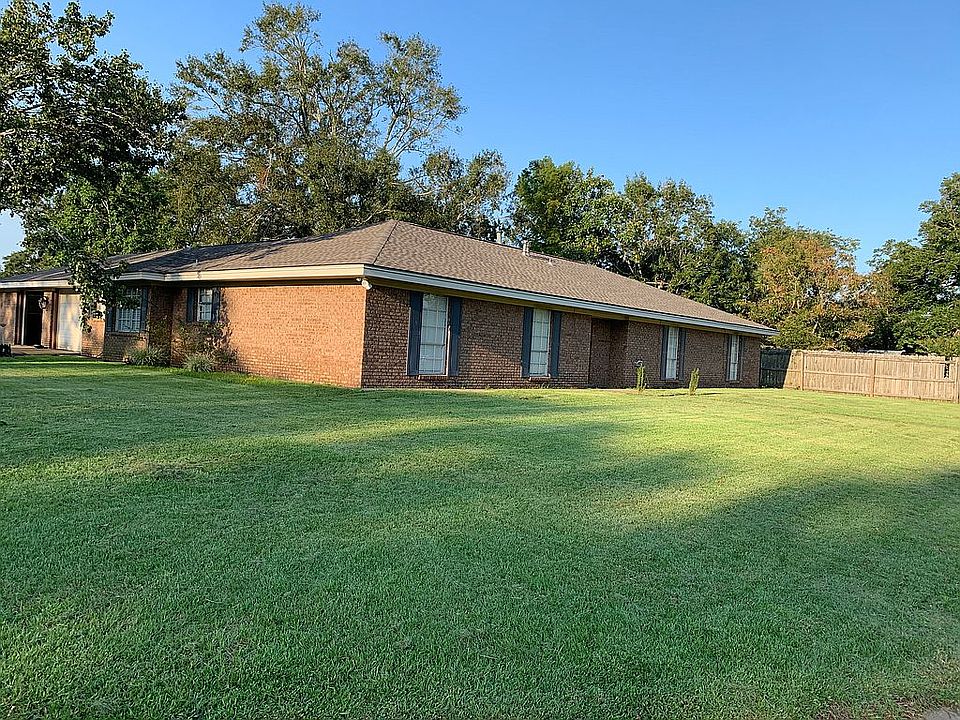1st image of 325 Lynwood Cir