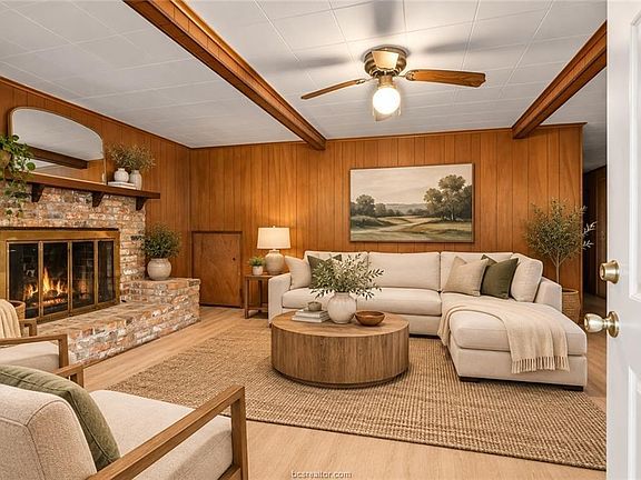 3rd image of 16 Hickory Holw