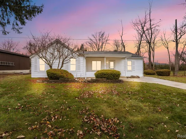 30512 Bock St, Garden City, MI 48135