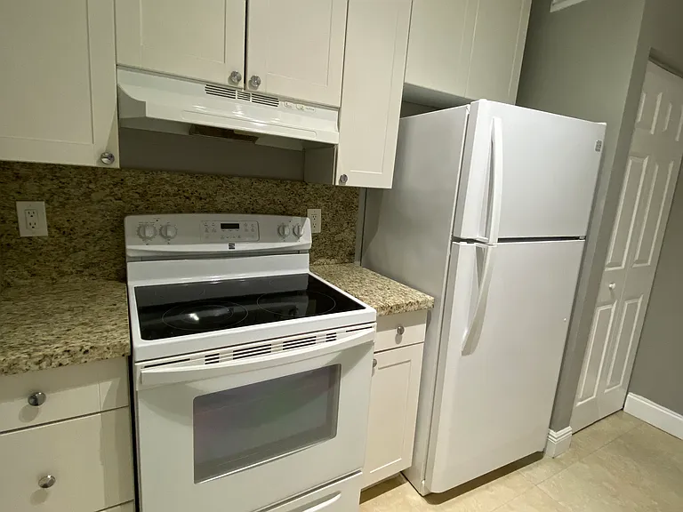 2820 N Oakland Forest Dr #307-1 — Photo 9