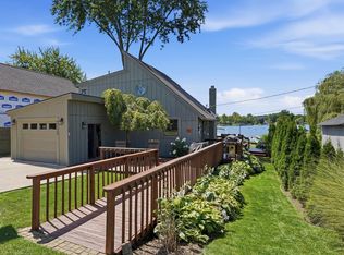 2123 Hampton St, White Lake, MI 48386