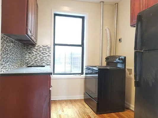 Rented by Lang Realty LLC | media 21