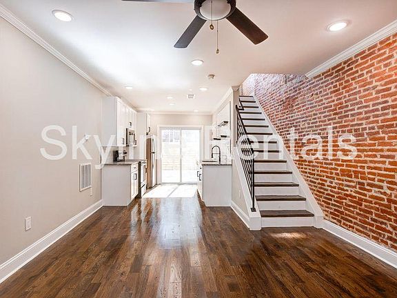 4th image of 2914 Westmont St