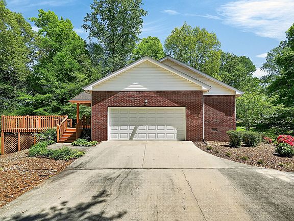 5th image of 229 Hickory Blvd