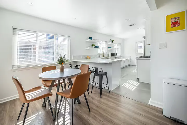 3538 Roslyn Street - 1 — Photo 4