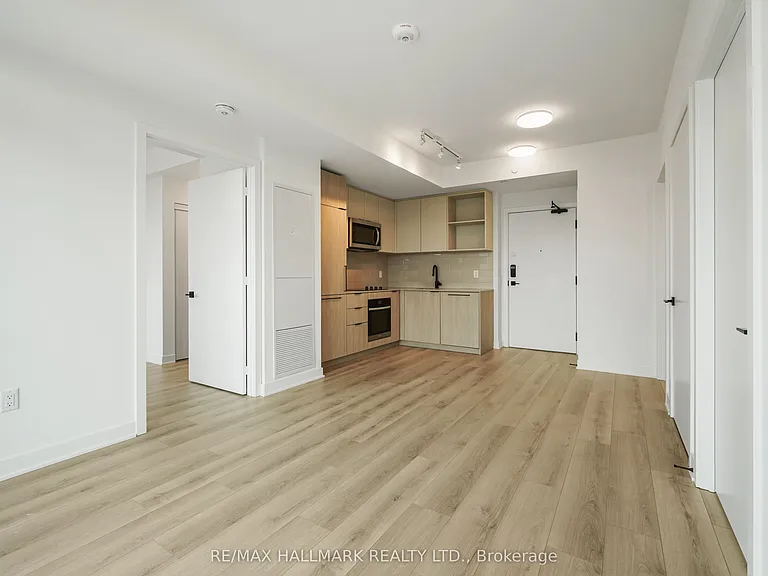 1185 Dupont St #627 — Photo 13