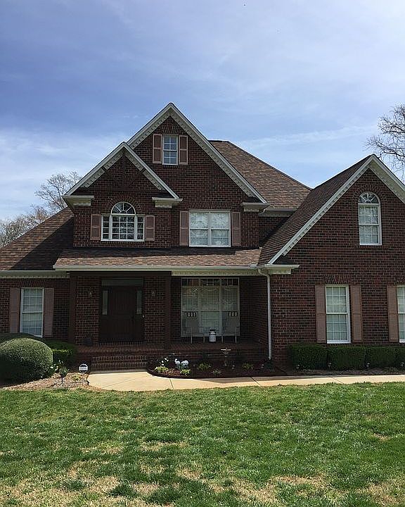 1st image of 105 Woodstone Dr