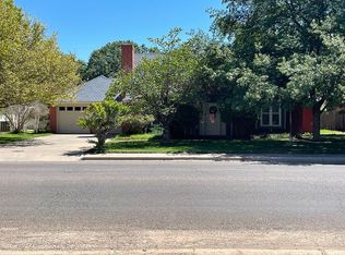 2115 College Ave, Levelland, TX 79336