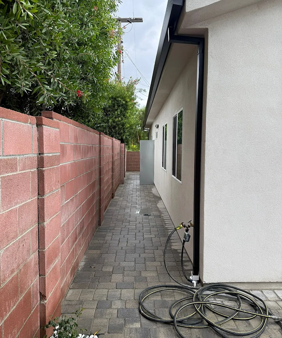 2 bed, 1050 sqft, $3,500 — Photo 4